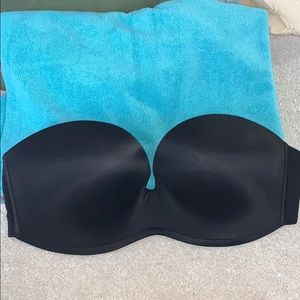 Black Seamless Strapless Bra NWT